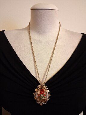 Vintage Large Floral Embroidery Pendant Gold Plated Statement Necklace Jewelry